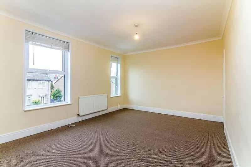 3 Bedroom Mid Terrace House to Rent Sheffield S9