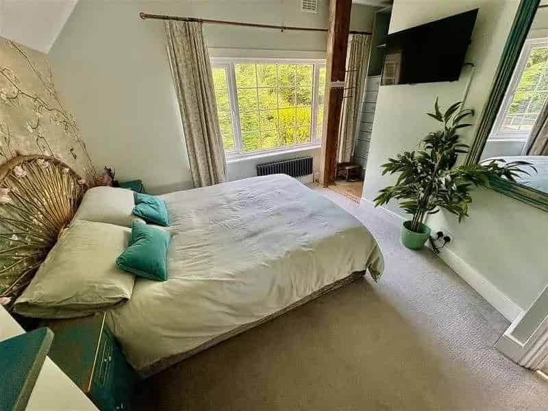 3 Bed Semi-Detached House for Sale