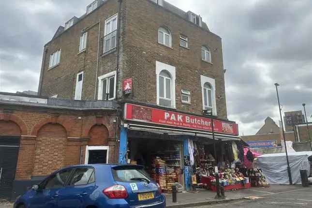 Flat for sale in Ridley Road, Dalston, Hackney E8