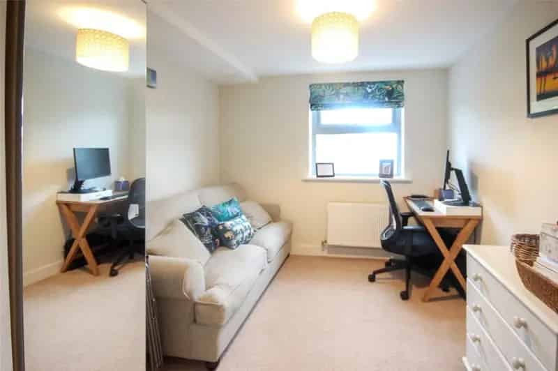 2 Bedroom Apartment Old Market Parking Available May