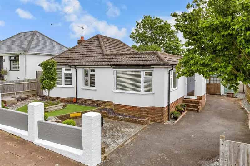 3 bedroom bungalow for sale