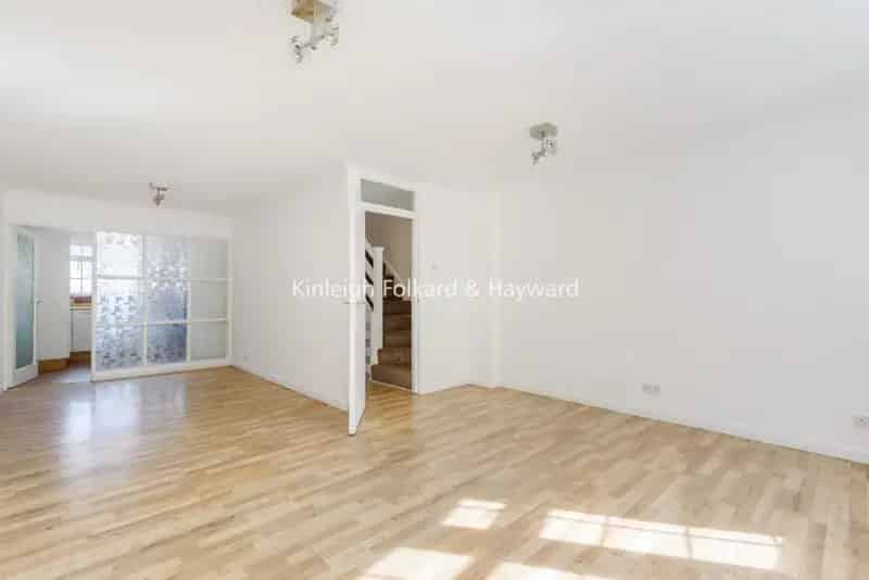 Townhouse to Rent near Bromley South Station