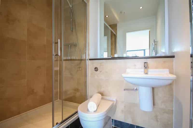 2 Bedroom Apartment Liverpool Princes Dock Waterfront