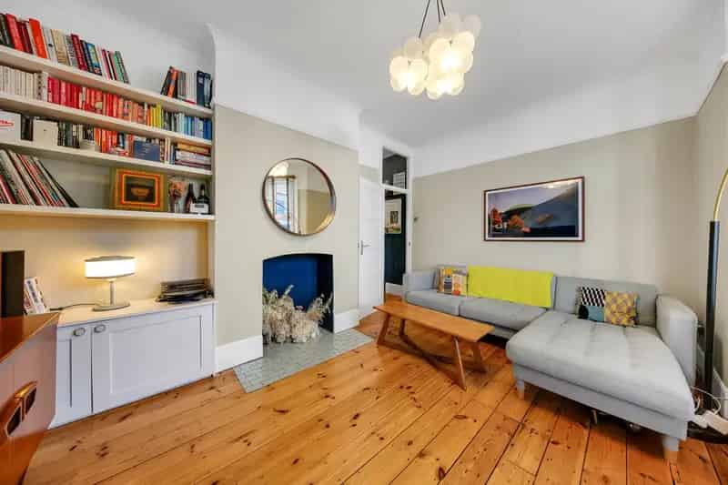 2 Bedroom Maisonette for Sale