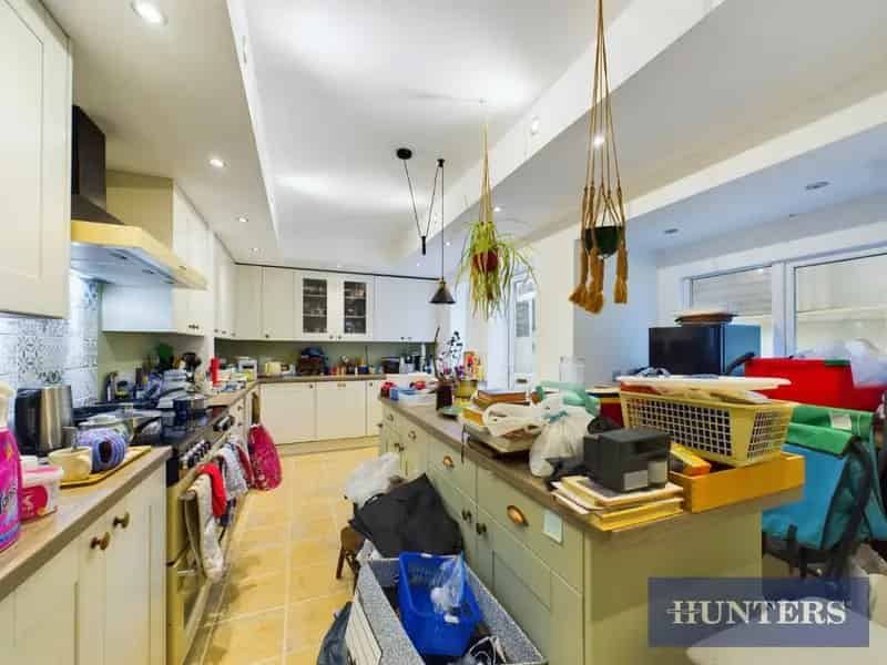7 Bedroom House with 2-Bed Annexe For Sale