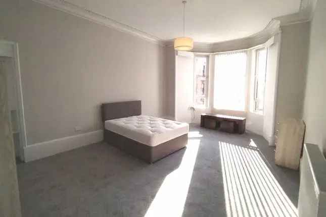 Flat to rent in Duke Street, Dennistoun, Glasgow G31