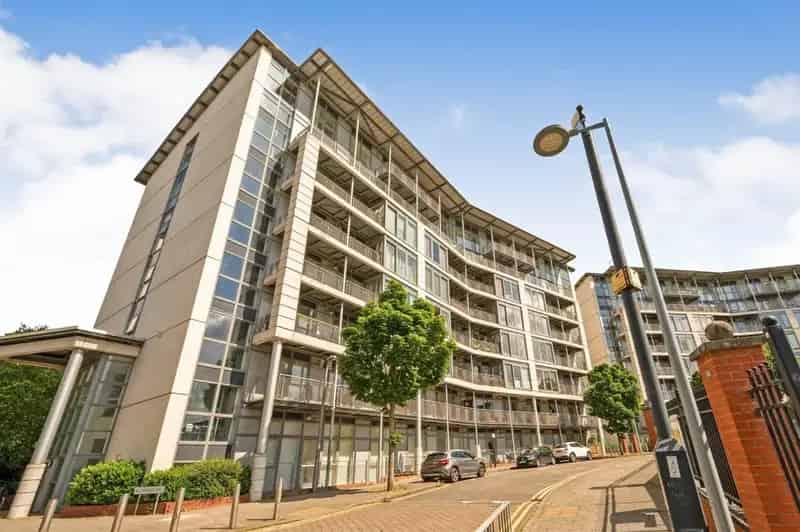 Two Bedroom Apartment with Parking near Birmingham New Street Station