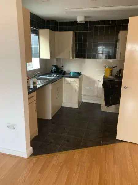 Flat For Rent in Broxbourne, England