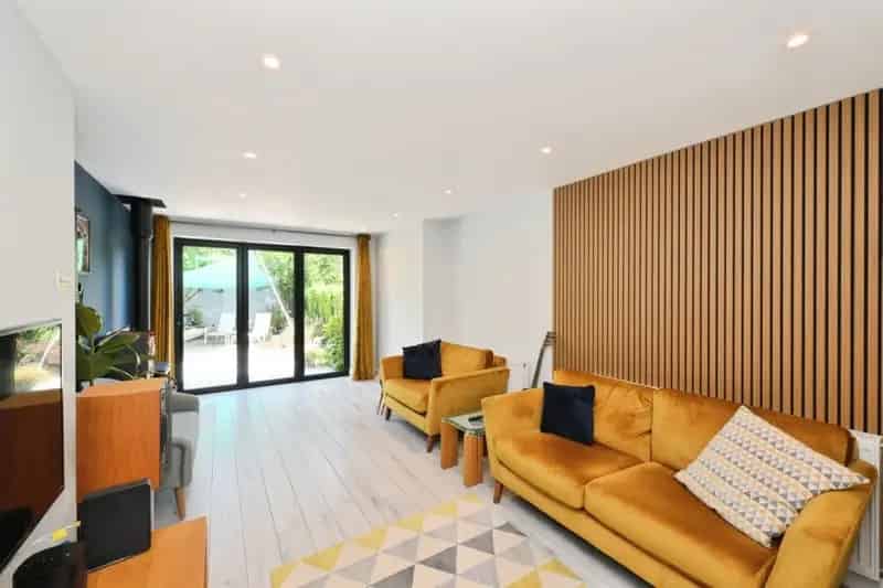 3 Bed Semi Detached House in Parrots Field