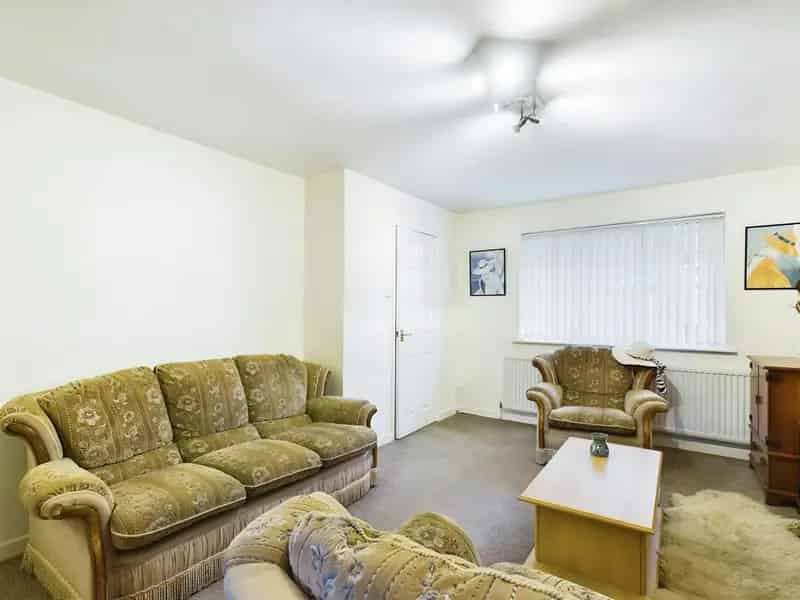 3 Bed Semi-Detached House For Sale Freehold Ample Parking