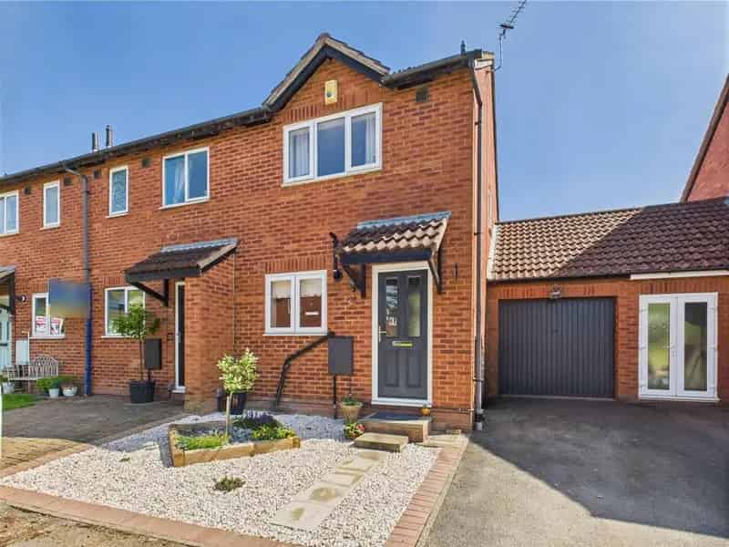 2 Bedroom End of Terrace House for Sale