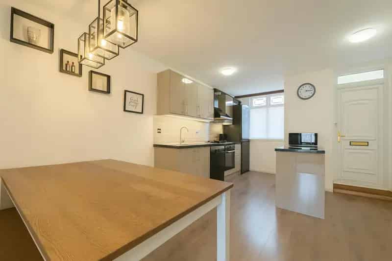 2 Bedroom Flat House to Rent