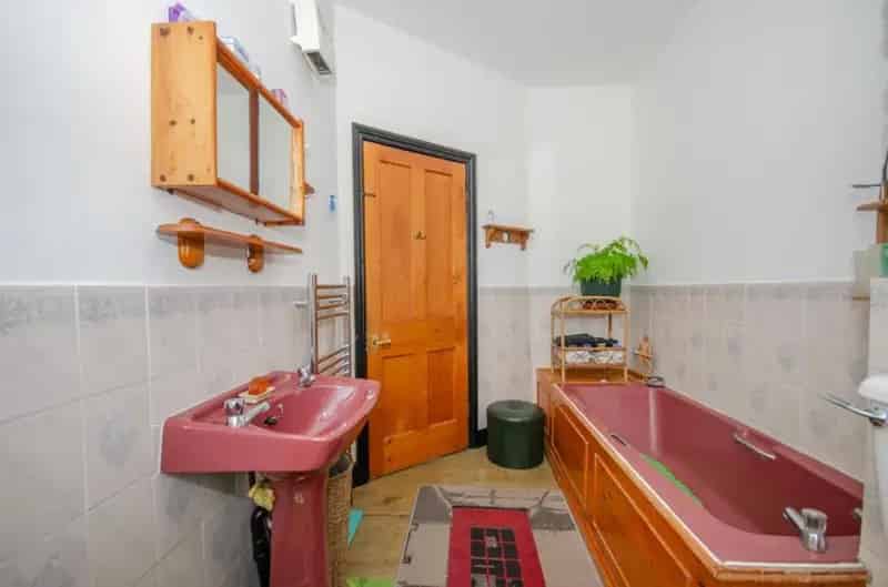 2 Bed House for Sale Easton