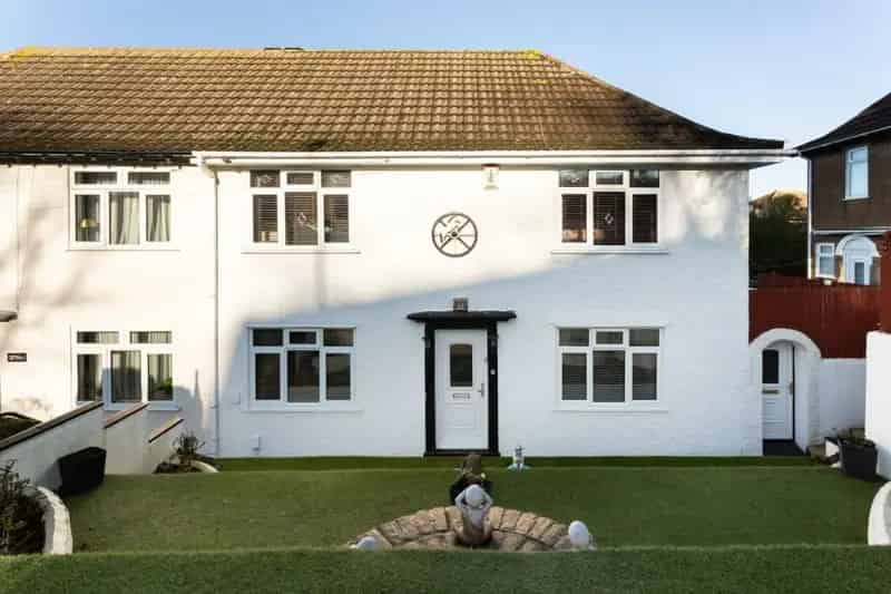 3 Bedroom Semi-Detached House for Sale in Elm Grove