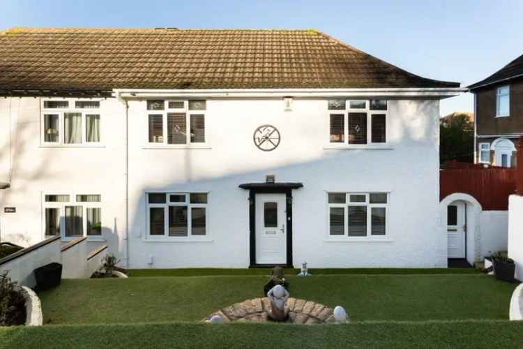 3 Bedroom Semi-Detached House for Sale in Elm Grove