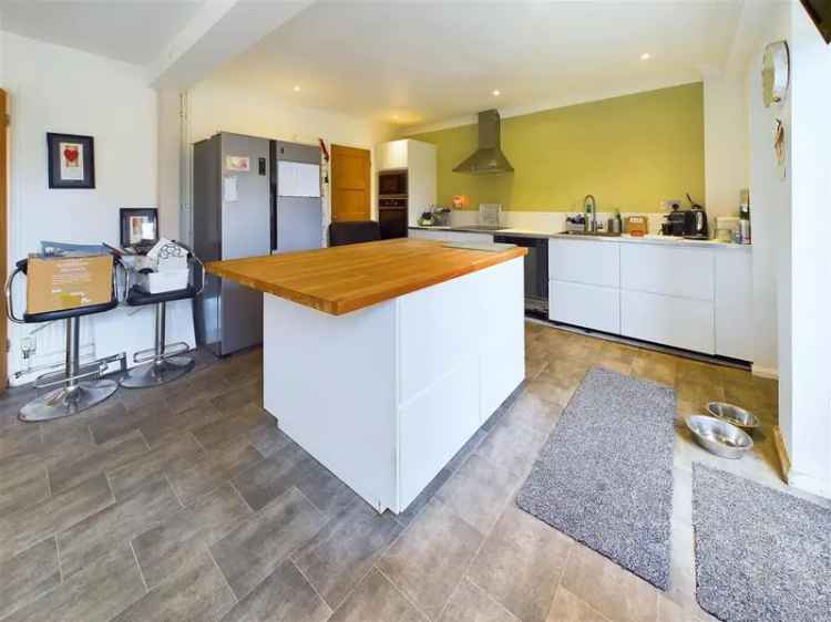 3 Bedroom End of Terrace House for Sale Mid Essex