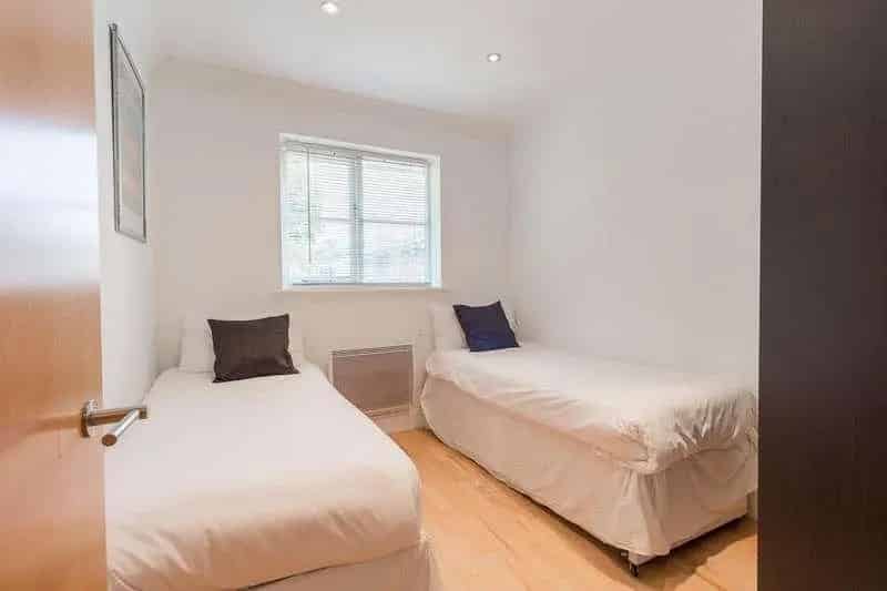 2 Bed Flat for Sale in Hertford Gated Development