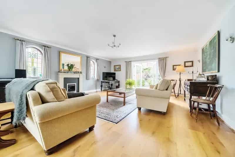 Four-Bedroom Detached House in Desirable Enfield Location