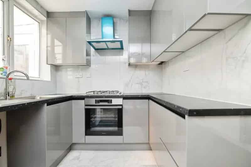 Detached Family Home with Conservatory and Shower Room