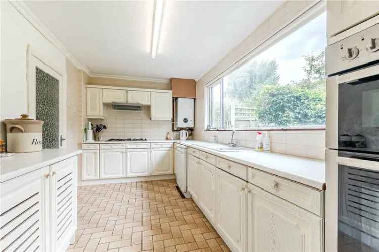 House For Sale in Leeds, England