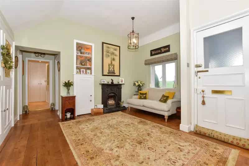 5 Bedroom Detached House with Cottage and Annex