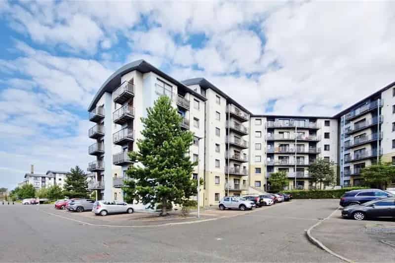 2 Bed Flat - Others with 1 Reception Room