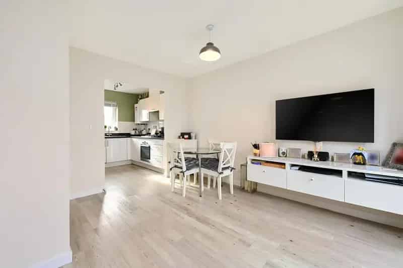 2 Bedroom Semi Detached House for Sale Sherborne Fields