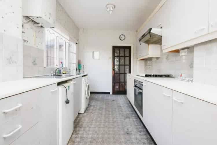 3 Bedroom Semi Detached House Bournville Conservation Area No Onward Chain