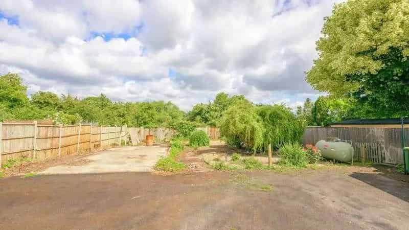 4 Bed Detached House For Sale - Fully Renovated