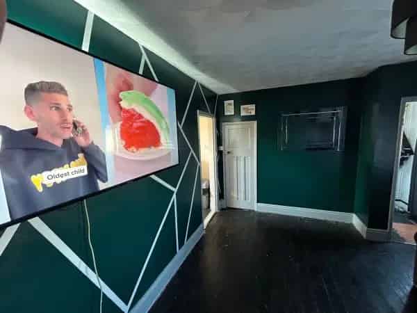 3 Bed Terraced House Village Location Large Garden New Kitchen Bathroom