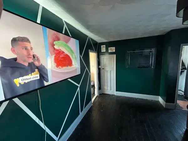 3 Bed Terraced House Village Location Large Garden New Kitchen Bathroom