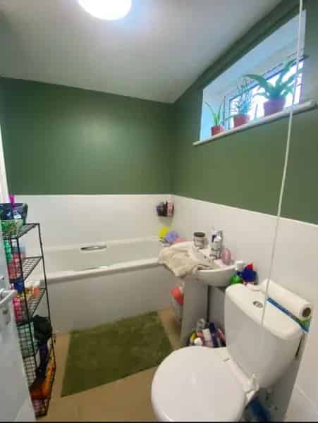 Large One Bed Flat Winnyates Second Floor Large Balcony