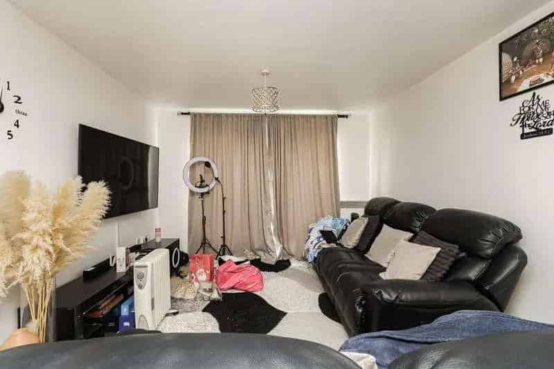 2 Bed Flat for Sale in Thamesmead