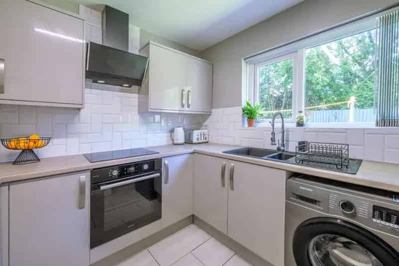 1 Bedroom Ground Floor Flat For Sale