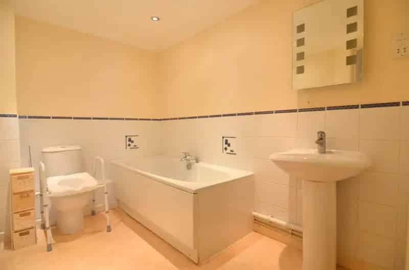 2 Bedroom Flat near Weymouth Beach - Ensuite & Parking