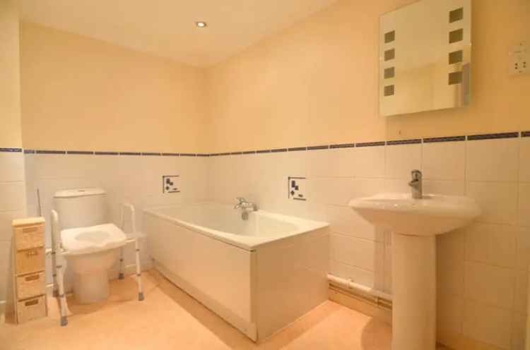 2 Bedroom Flat near Weymouth Beach - Ensuite & Parking