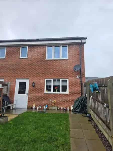 2018 Built House 2 Large Rooms Garden Parking