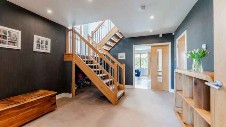 5 Bedroom Detached Villa in Bearsden