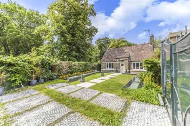 4-Bedroom House with Unique Soundproofed Basement West London