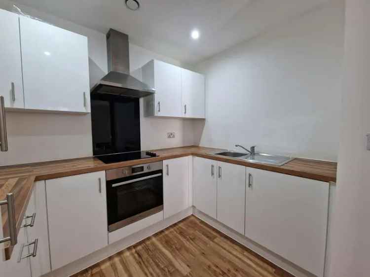 Flat For Rent in Salford, England