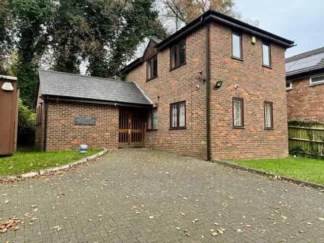 Ground Floor Office Suite with Central Heating