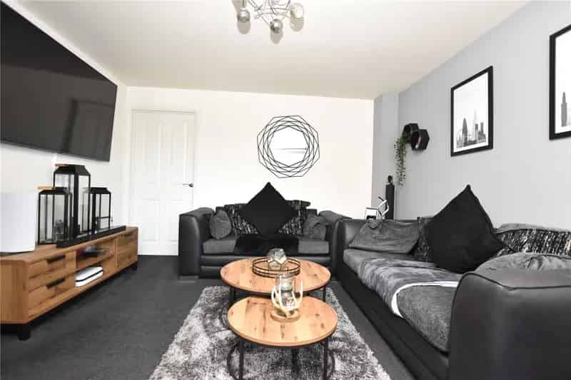 3 Bedroom Semi-Detached House in Morley