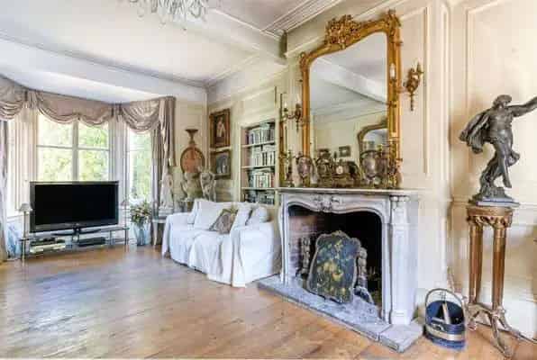 Elegant Six Bedroom Georgian House Windsor
