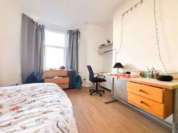 2 Bedroom Student Flat Gloucester Road