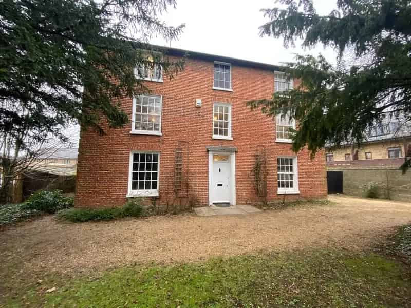 5 Bedroom Detached House to Rent Cambridge
