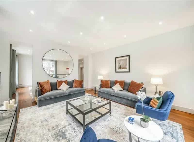 3 Bedroom Apartment Portland Place near Regents Park