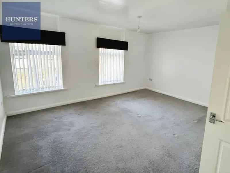 2 Bed House For Sale Near M4 Junction 36