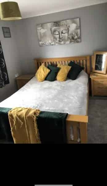 Three Bedroom House With Conservatory Drive and Enclosed Garden