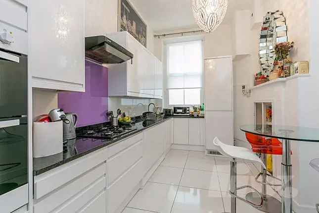 Flat to rent in West End Lane, West Hampstead NW6