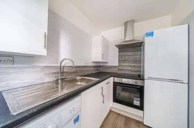 1 Bed Flat for Sale High Wycombe Modern Development Allocated Parking